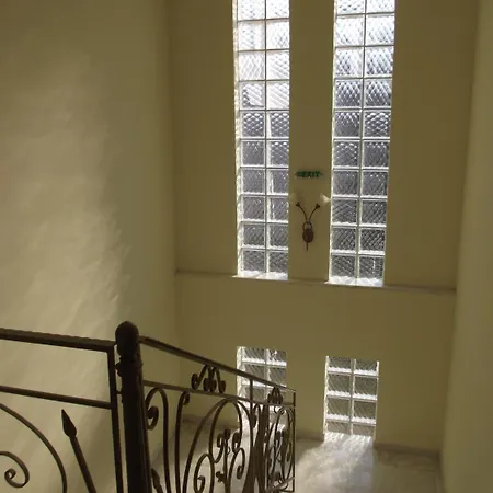 Metropole ليبتوكاريا