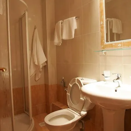 فندق Metropole 2*